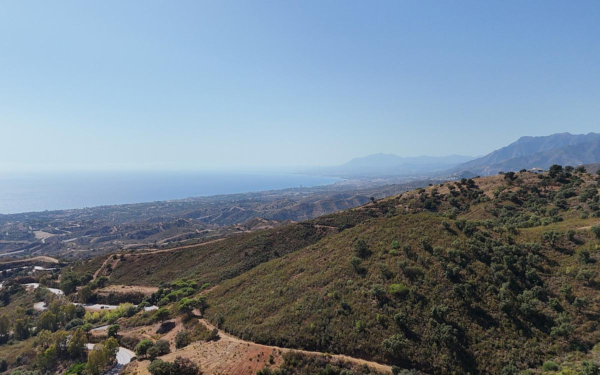 Terreno en venta en La Mairena, Marbella