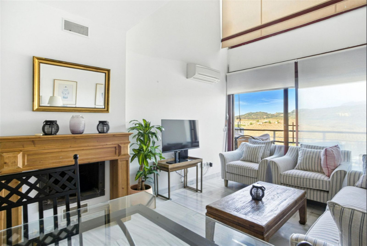 3 Bed, 2 Bath - Penthouse for Sale in Benahavis