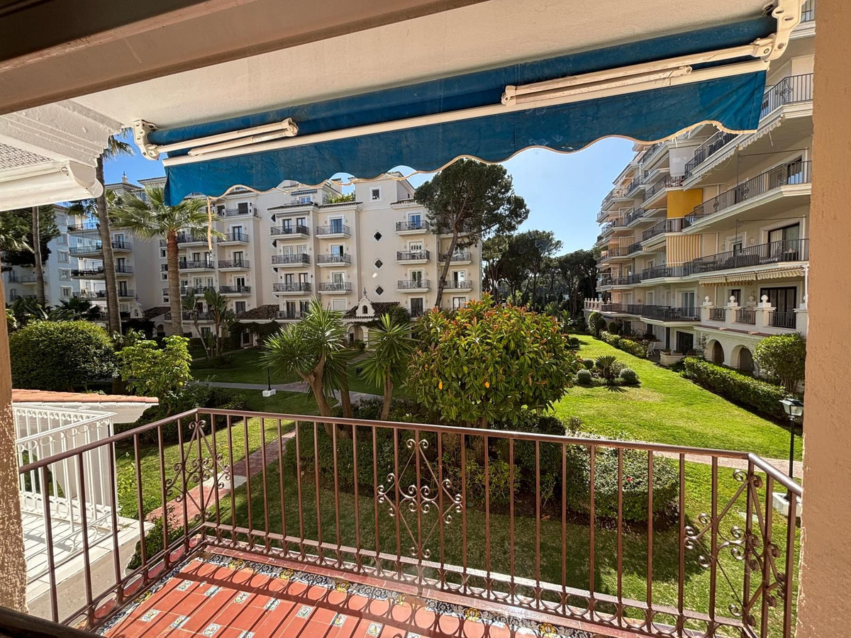 3 спални - Апартамент за продажба в Nueva Andalucia, Marbella