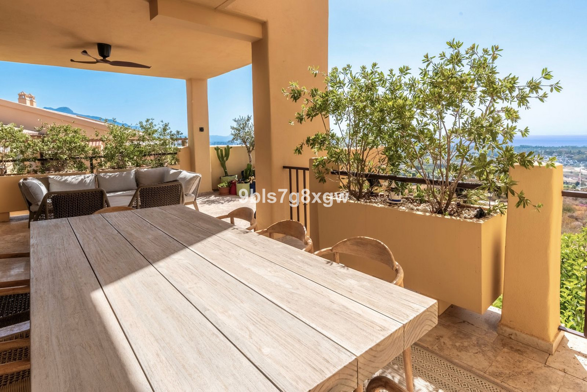 Piso de 3 Dormitorios y 2 Baños en venta en Benahavís