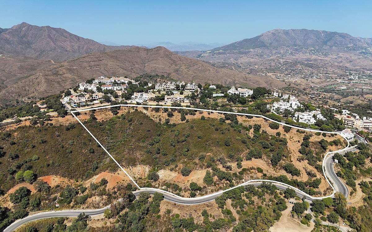 Terreno en venta en La Mairena, Marbella