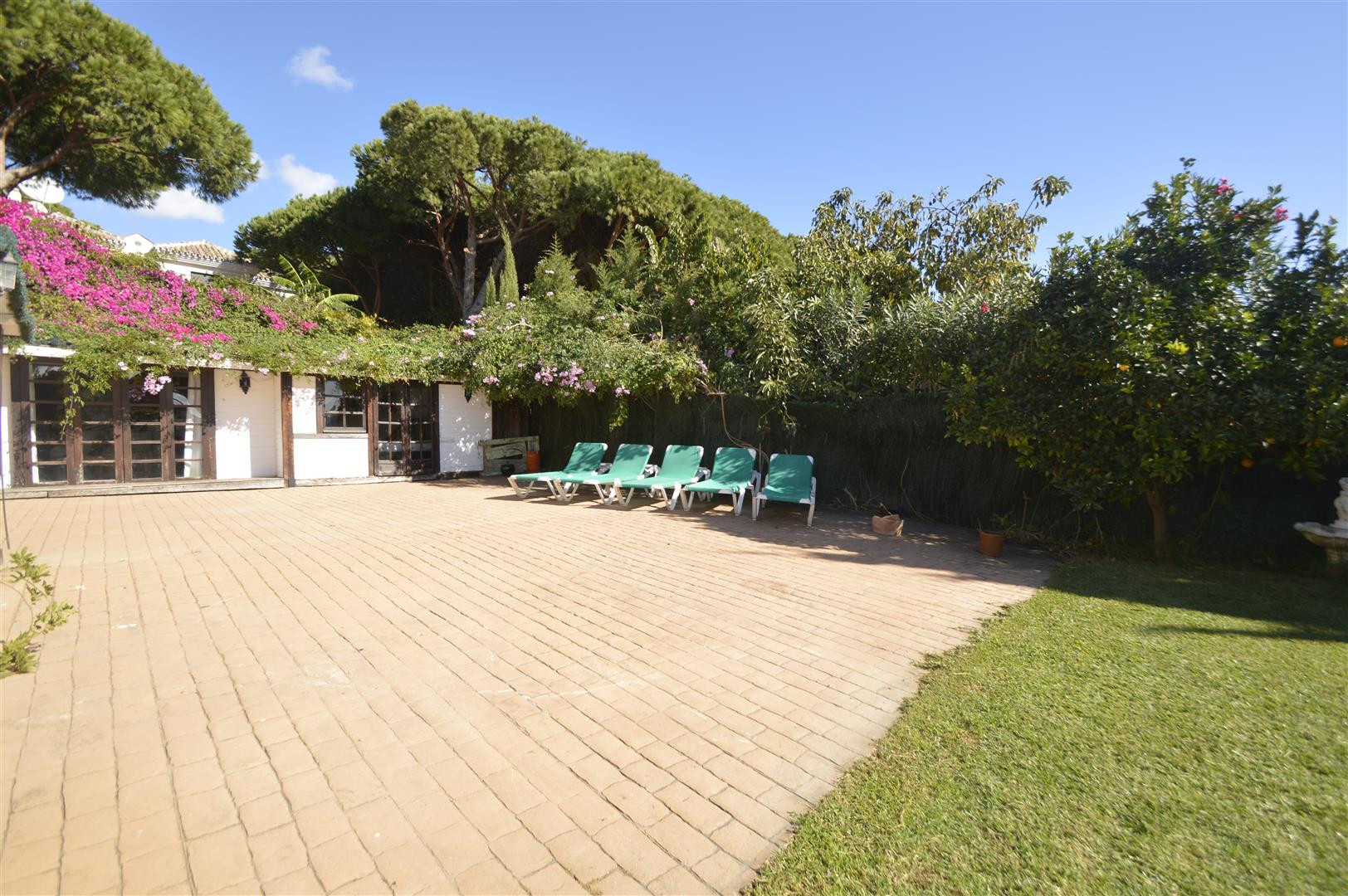 Casa de 3 Dormitorios en venta en Artola, Marbella