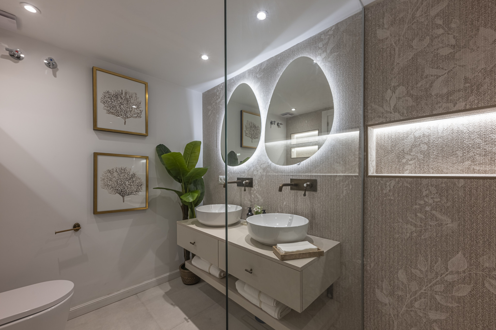 Casa Adosada de 4 Dormitorios y 4 Baños en venta en Nueva Andalucía, Marbella