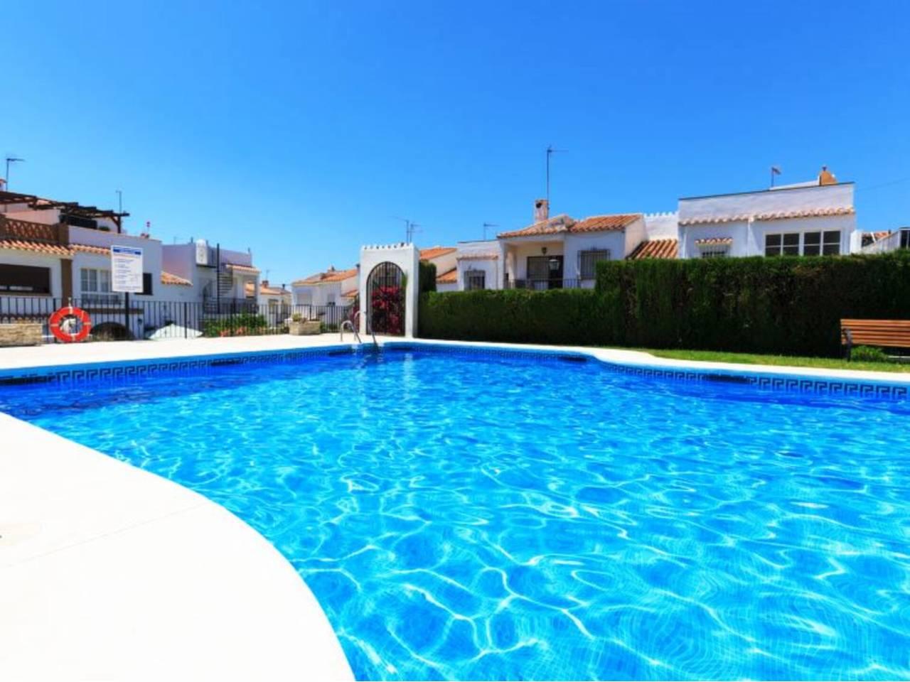 Casa Adosada de 3 Dormitorios en alquiler vacacional en Nerja