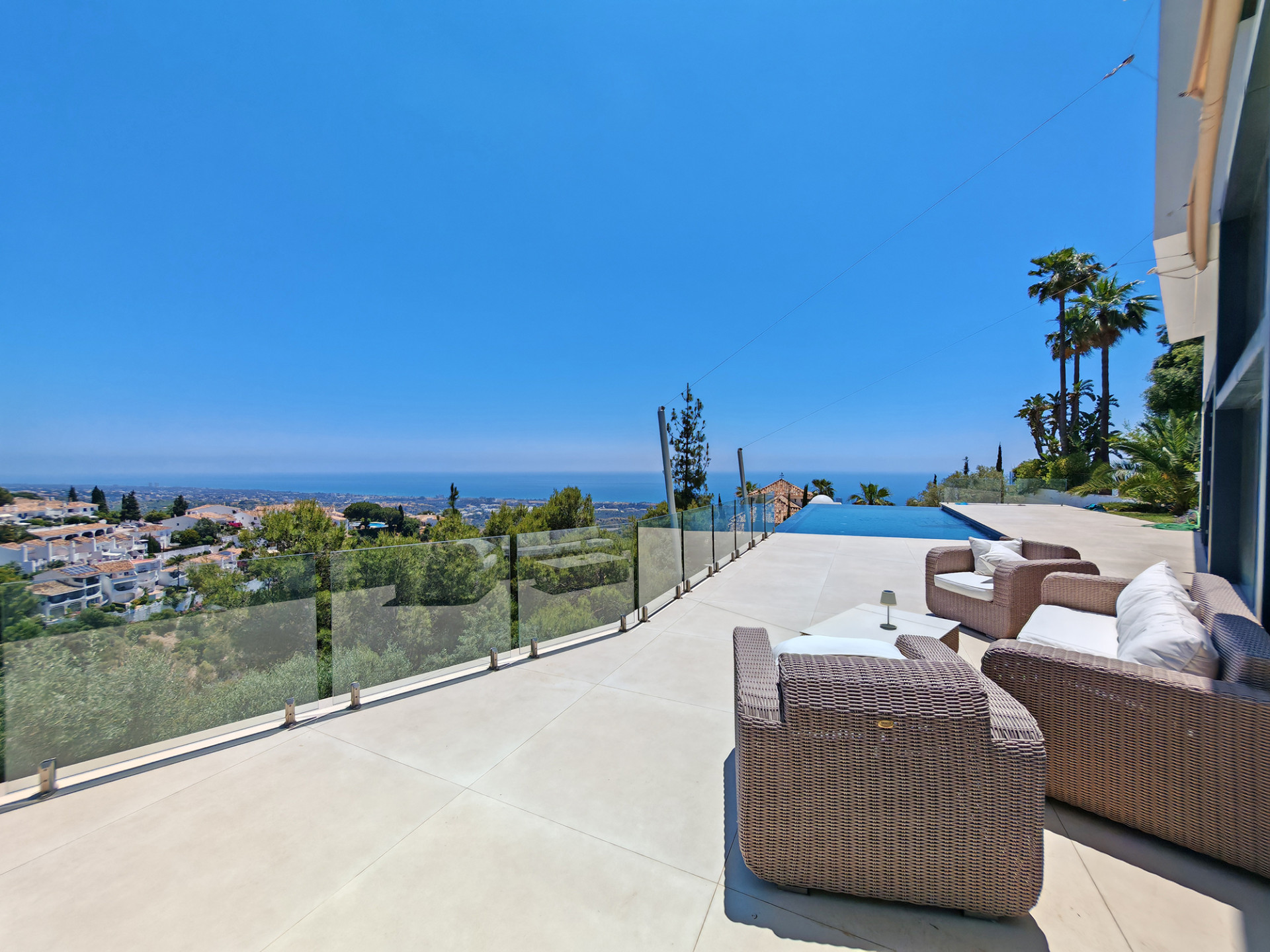 4 Bed - Villa for Sale in Los Monteros, Marbella