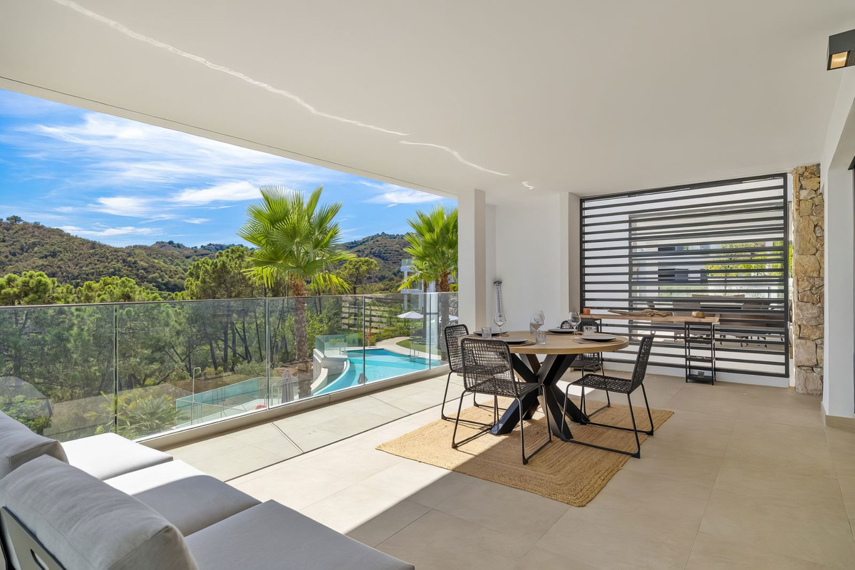 Piso de 2 Dormitorios en venta en Nueva Milla de Oro, Estepona