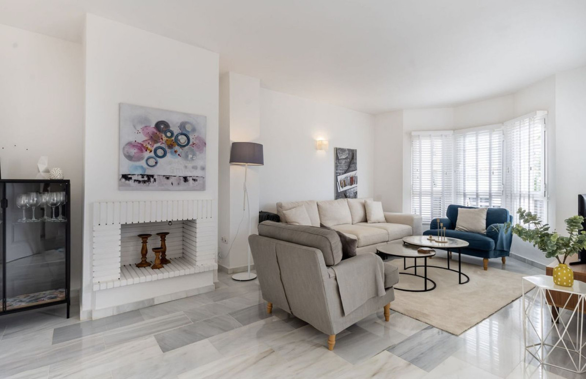 Piso de 3 Dormitorios en alquiler vacacional en Nueva Andalucía, Marbella