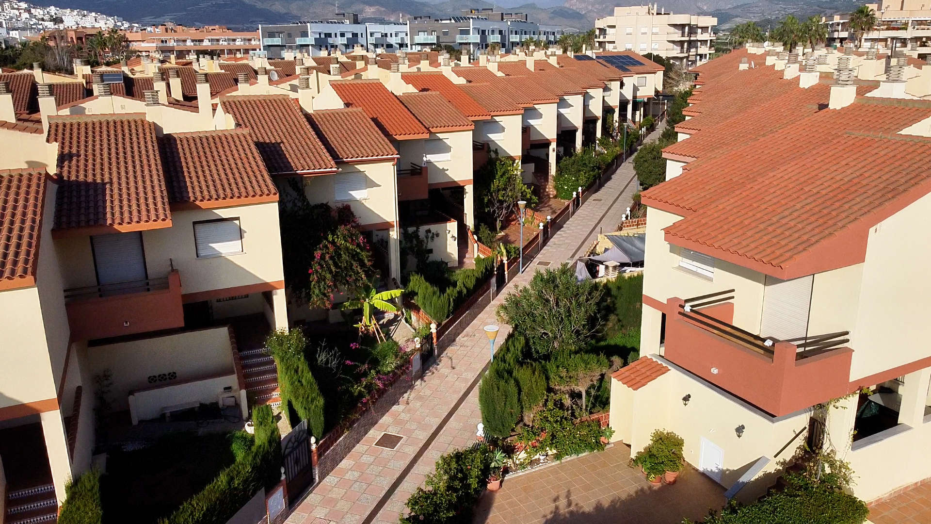 Casa Adosada de 3 Dormitorios y 2 Baños en venta en Salobreña