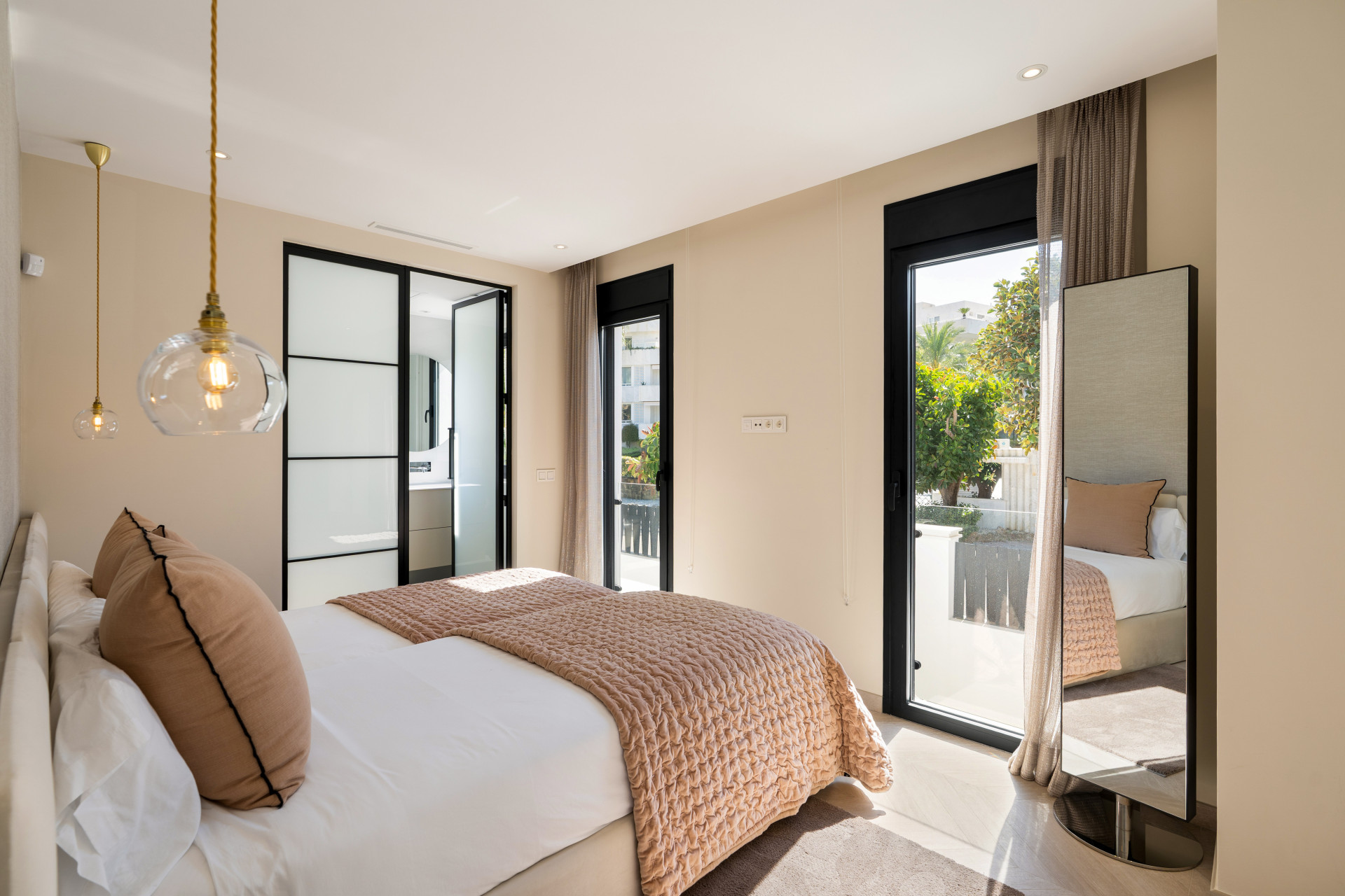 Casa de 4 Dormitorios en venta en Nueva Andalucía, Marbella
