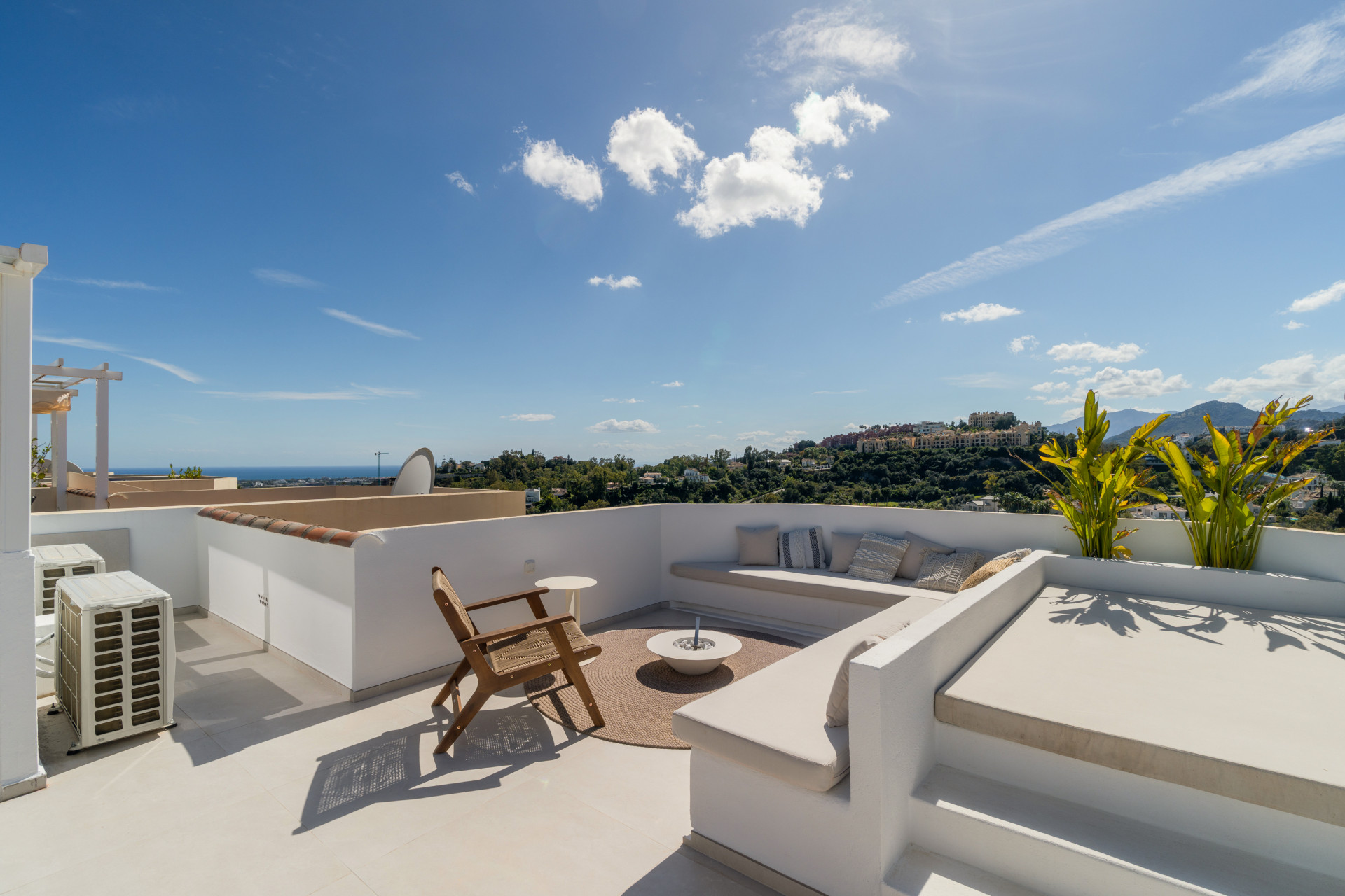 Ático de 3 Dormitorios y 3 Baños en venta en La Quinta, Benahavís