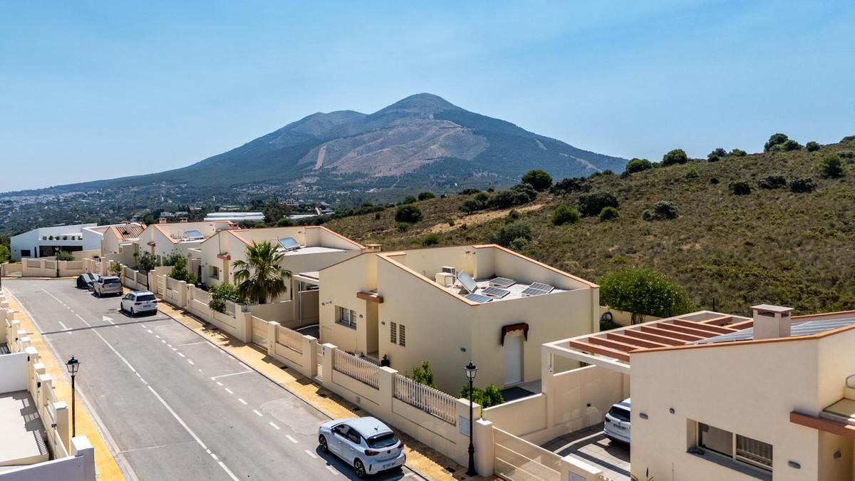 3 Bed - Villa for Sale in Coin