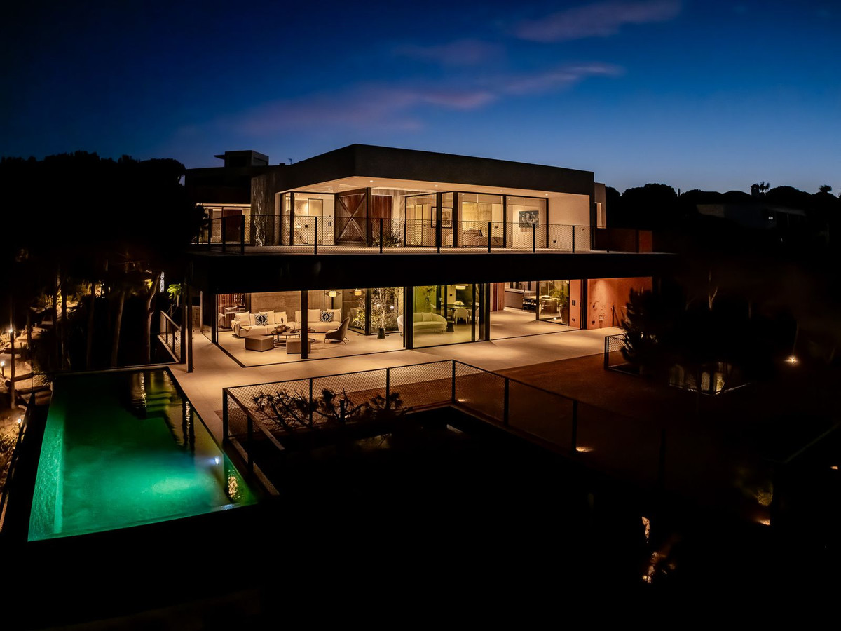 Casa de 5 Dormitorios y 6 Baños en venta en Sotogrande