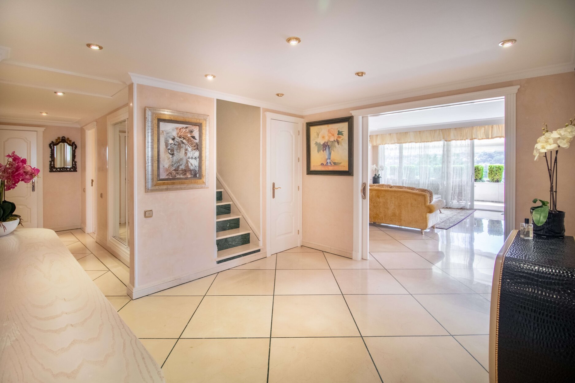 4 спални, 4 бани - Апартамент за продажба в Nueva Andalucia, Marbella