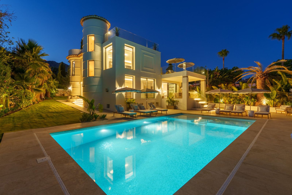 Casa de 5 Dormitorios en venta en Marbella