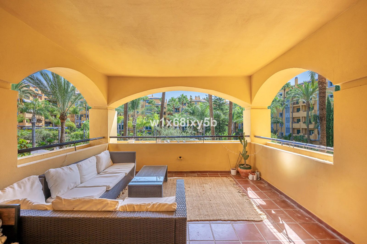 Piso de 2 Dormitorios en venta en San Pedro de Alcántara