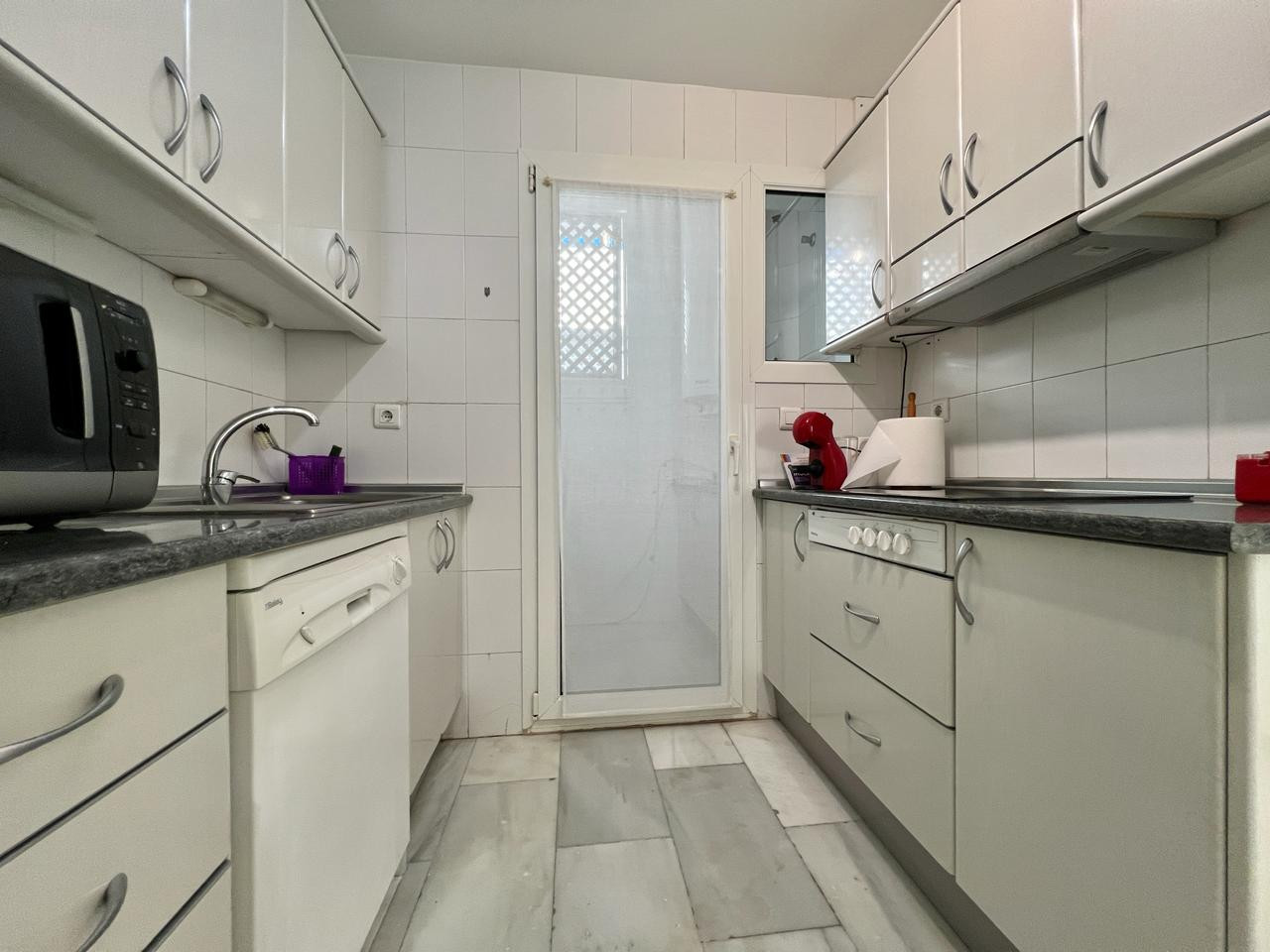 Piso de 2 Dormitorios y 2 Baños en alquiler en Puerto Banús, Marbella