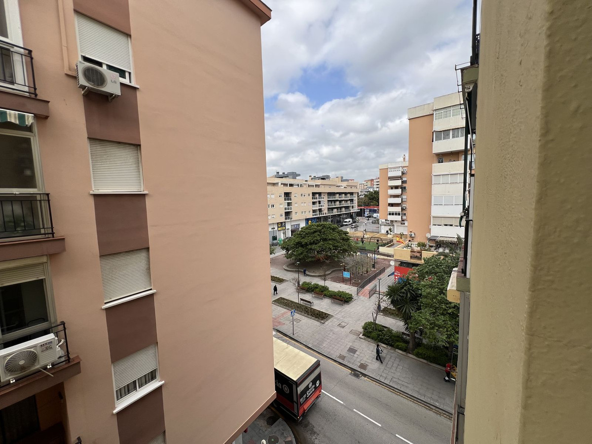 Piso de 4 Dormitorios y 2 Baños en venta en Málaga