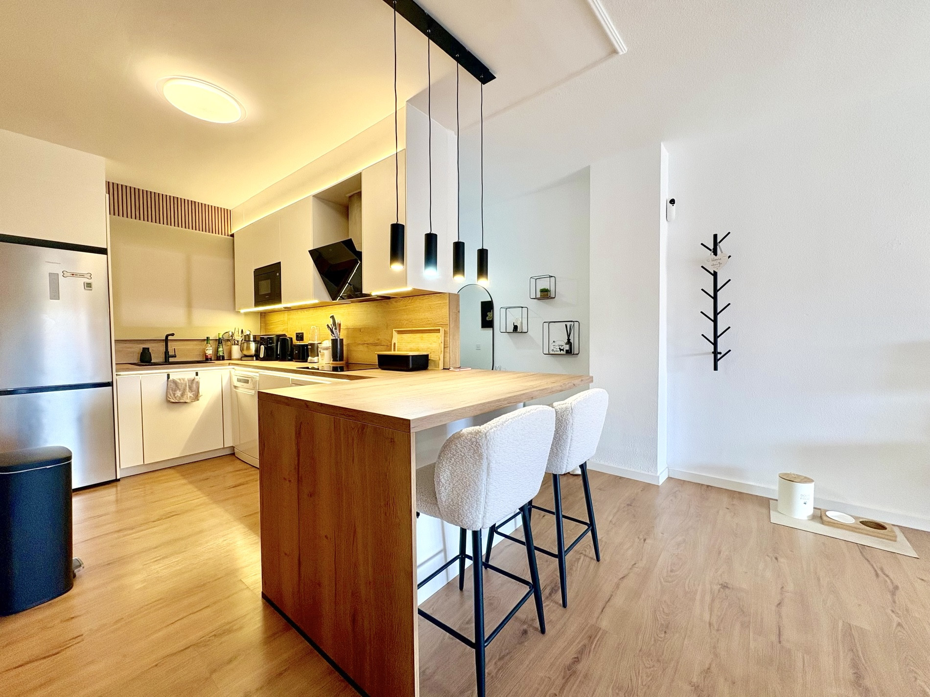 2 спални - Апартамент за продажба в Las Chapas, Marbella