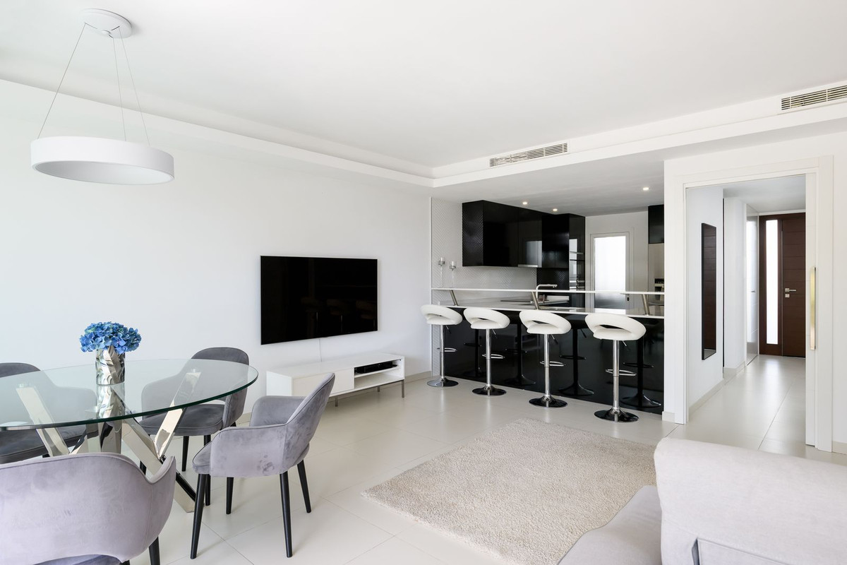 Casa Adosada de 3 Dormitorios y 3 Baños en venta en Milla de Oro, Marbella