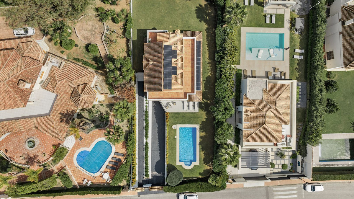 Casa de 4 Dormitorios en venta en Nueva Andalucía, Marbella
