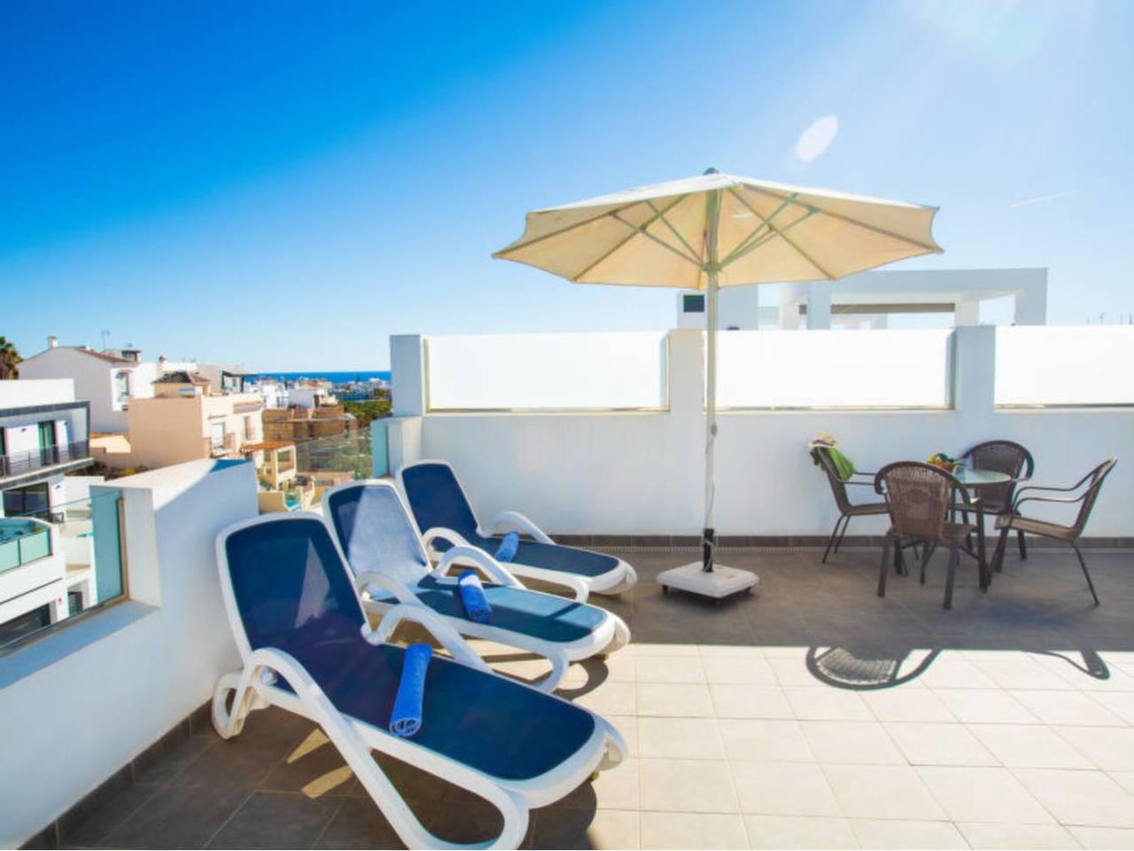 Casa Adosada de 3 Dormitorios y 2 Baños en alquiler vacacional en Nerja