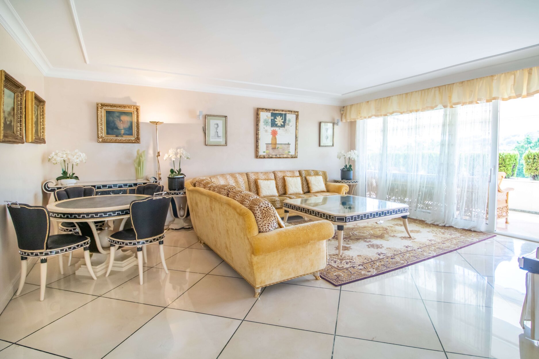 4 спални, 4 бани - Апартамент за продажба в Nueva Andalucia, Marbella
