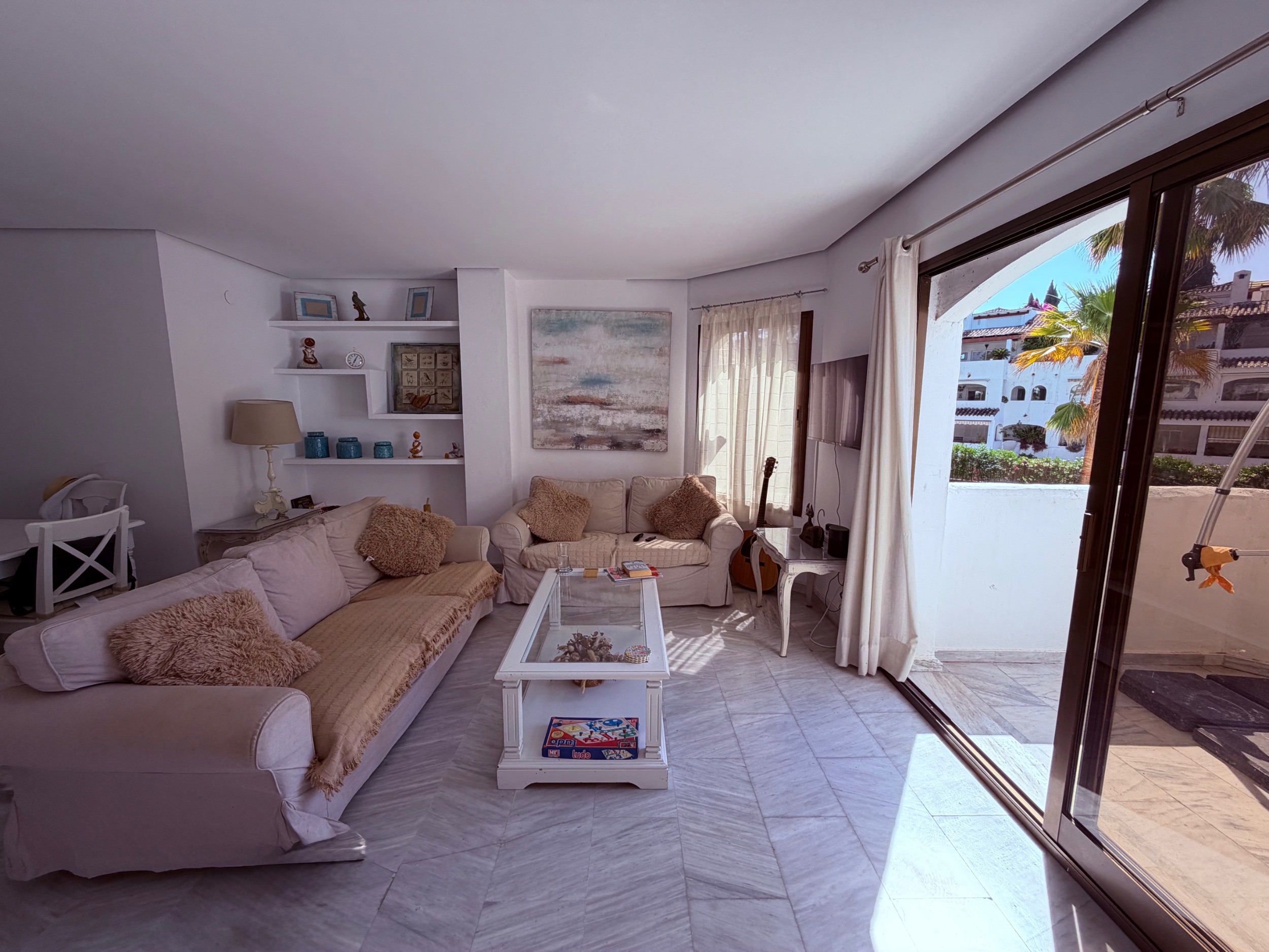 Piso de 3 Dormitorios y 2 Baños en venta en Marbella