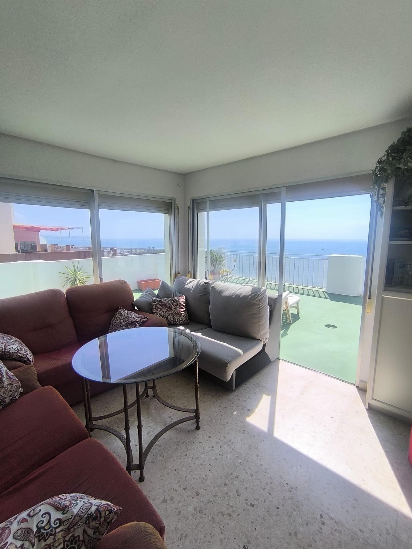 3 спални, 2 бани - Пентхаус за продажба в Puerto Deportivo, Fuengirola