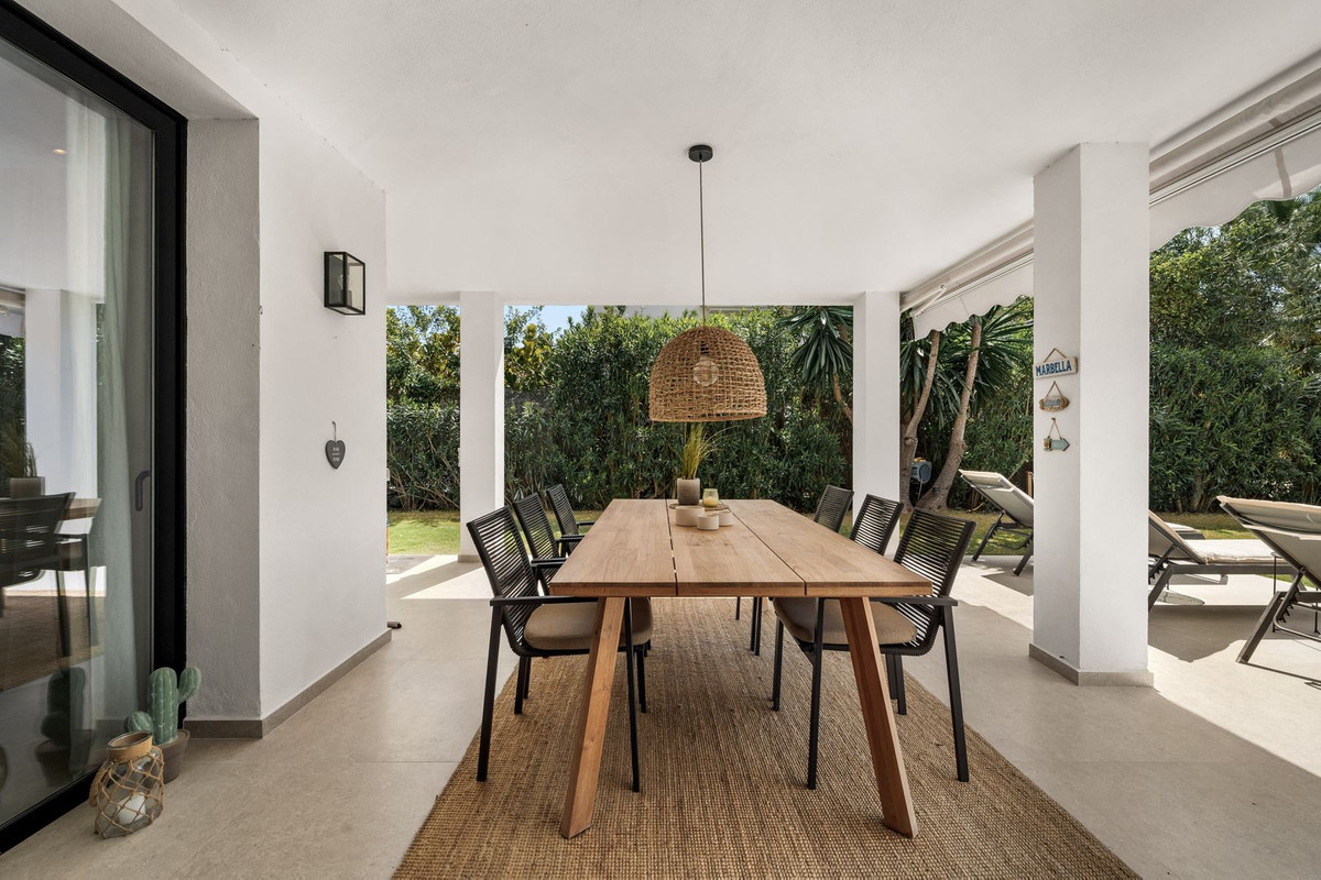 Casa de 4 Dormitorios en venta en Nueva Andalucía, Marbella