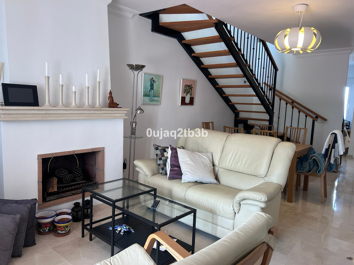 Piso de 4 Dormitorios en venta en Nueva Andalucía, Marbella