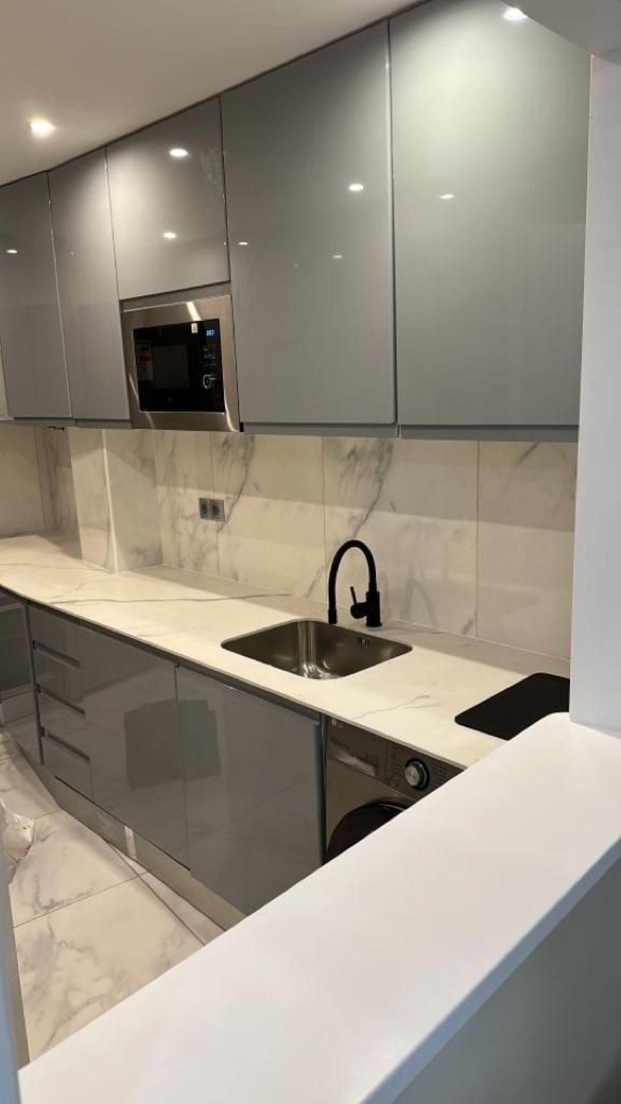 Piso de 2 Dormitorios en venta en Nueva Andalucía, Marbella