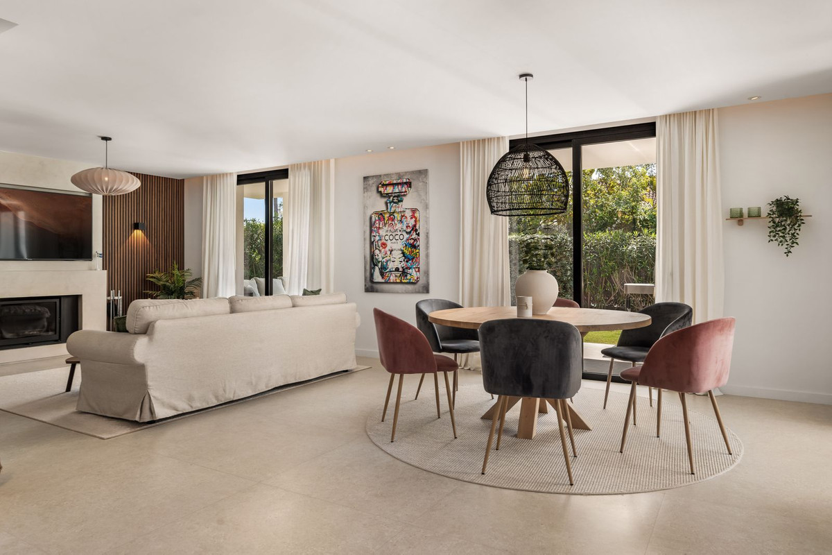 Casa de 4 Dormitorios en venta en Nueva Andalucía, Marbella