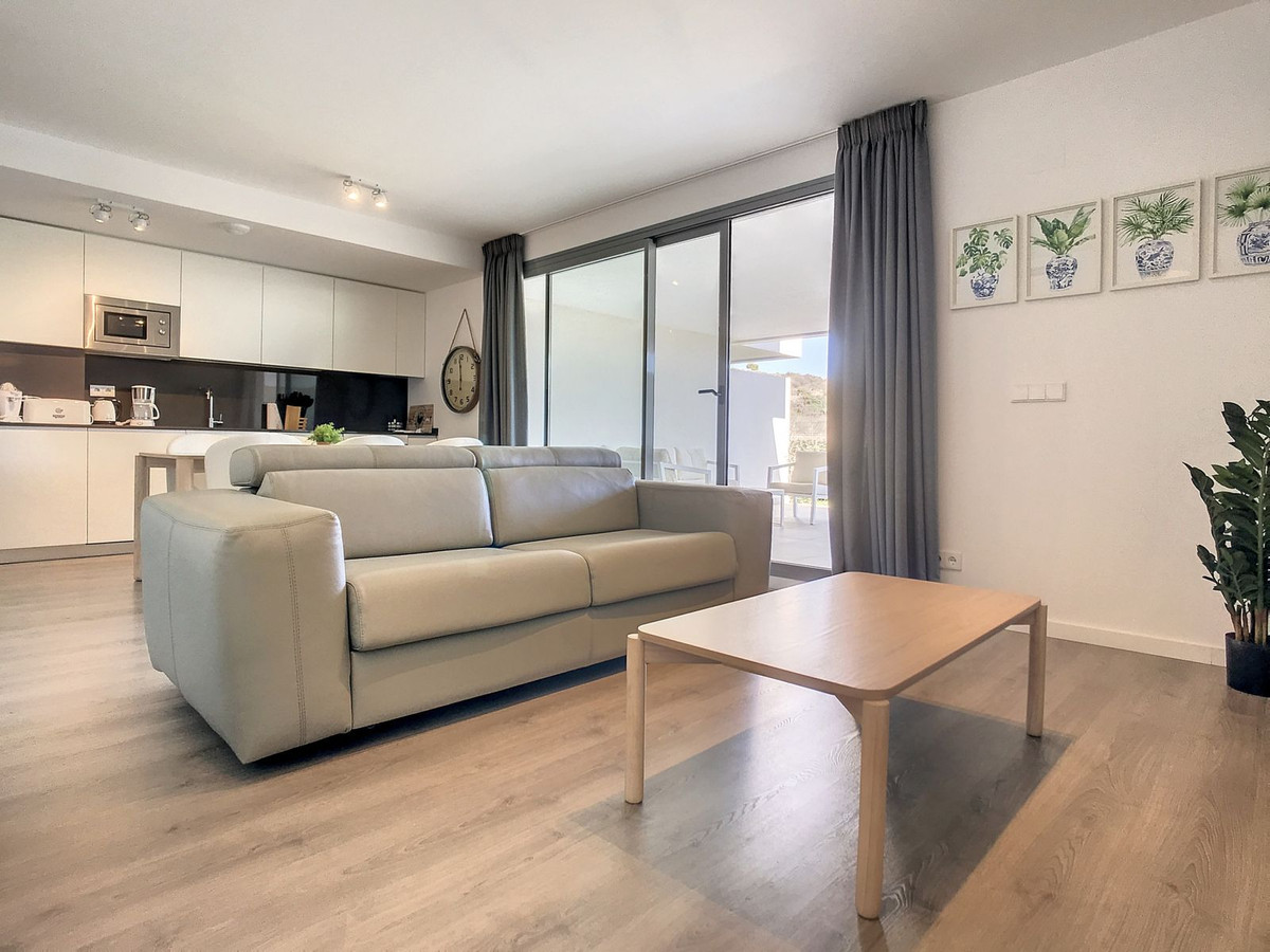Piso de 2 Dormitorios y 2 Baños en venta en Estepona