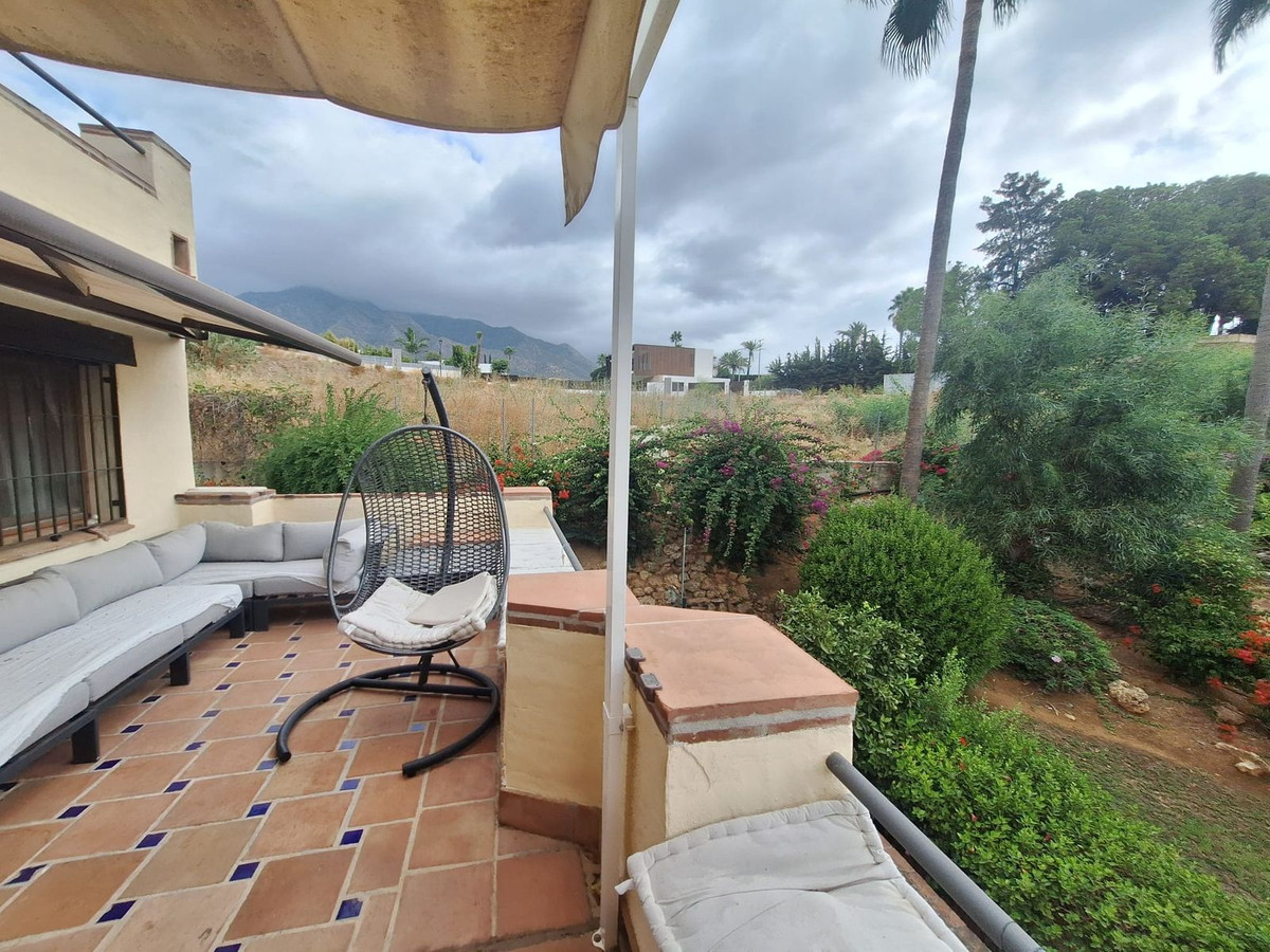 Piso de 3 Dormitorios en venta en Milla de Oro, Marbella