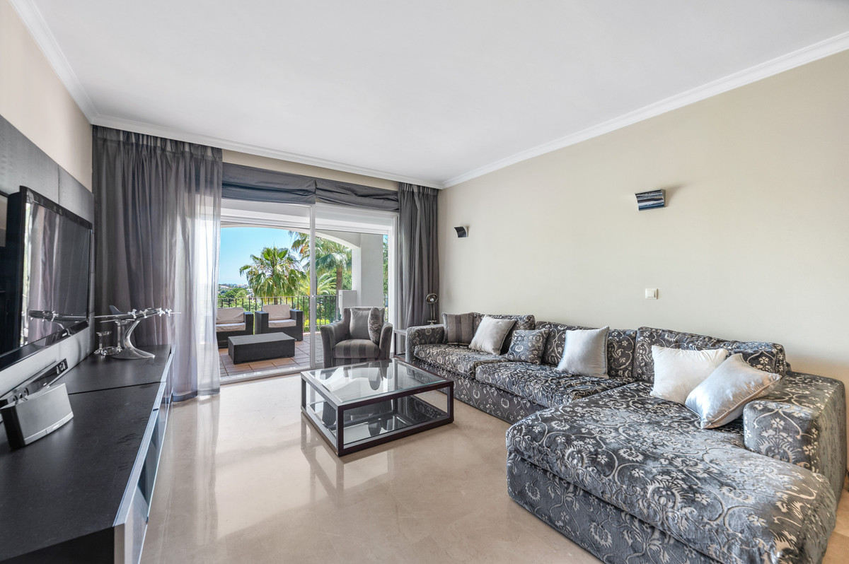 Piso de 3 Dormitorios y 2 Baños en venta en Benahavís