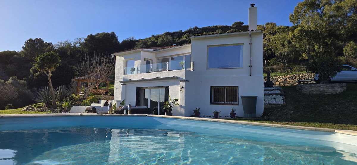 4 Bed - Country House for Sale in Casares