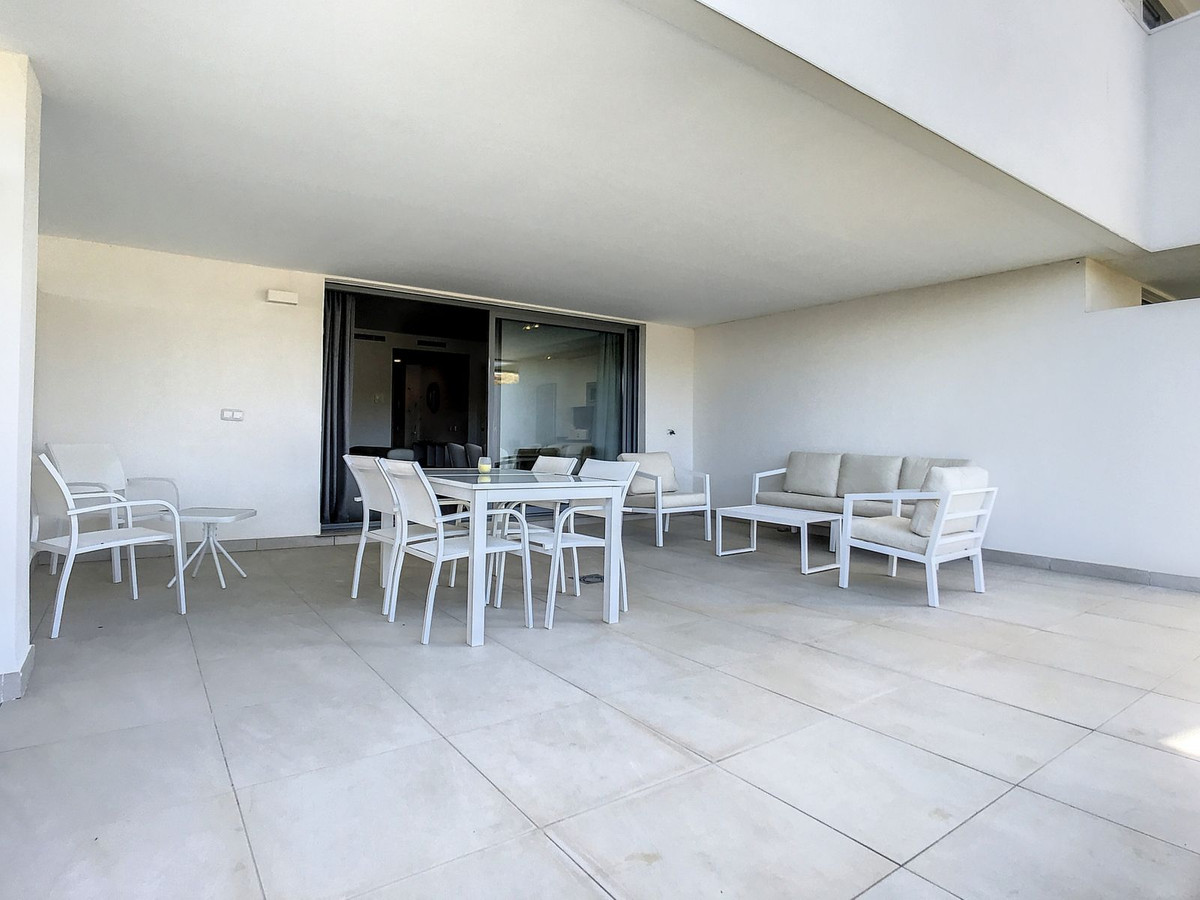 Piso de 2 Dormitorios y 2 Baños en venta en Estepona