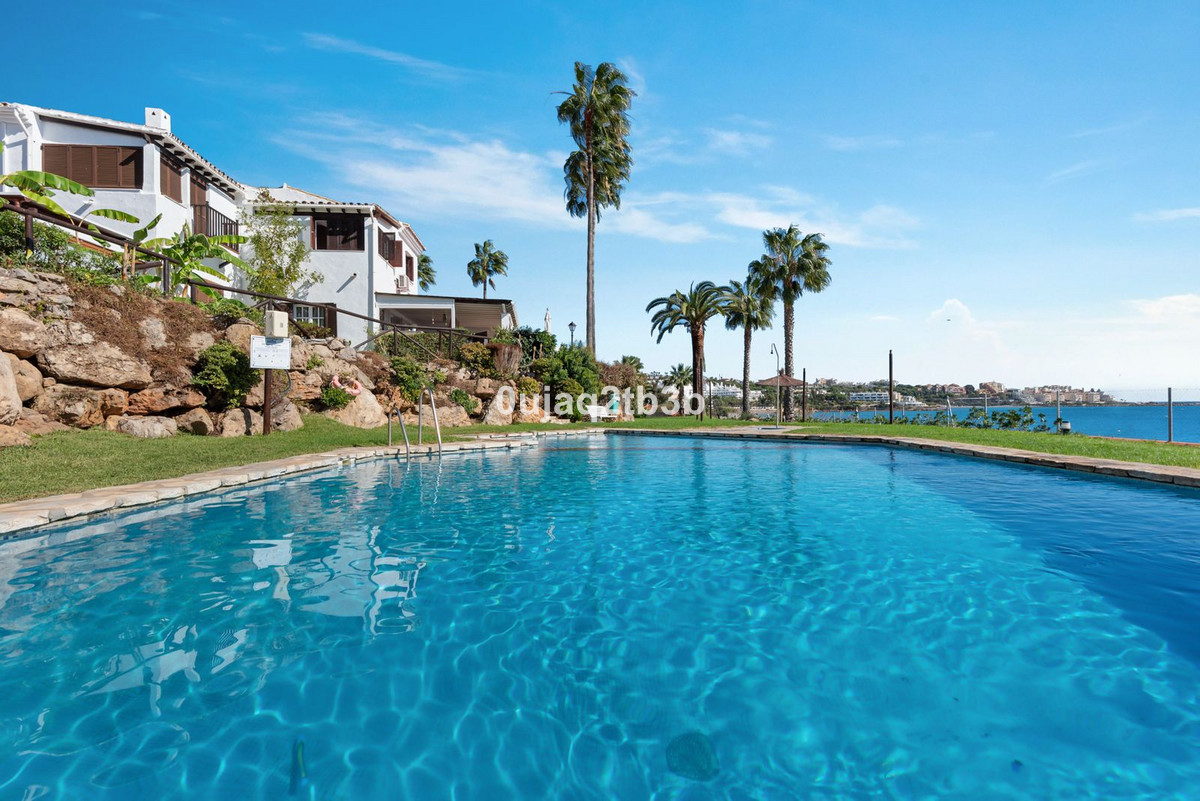 Casa Adosada de 2 Dormitorios y 1 Baño en venta en Estepona
