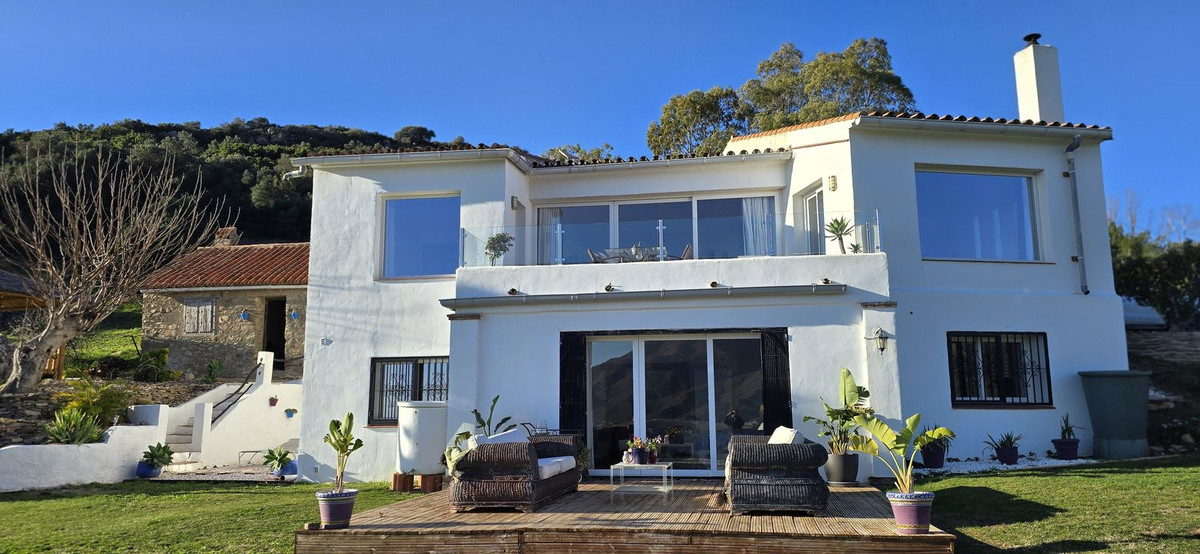 4 Bed - Country House for Sale in Casares