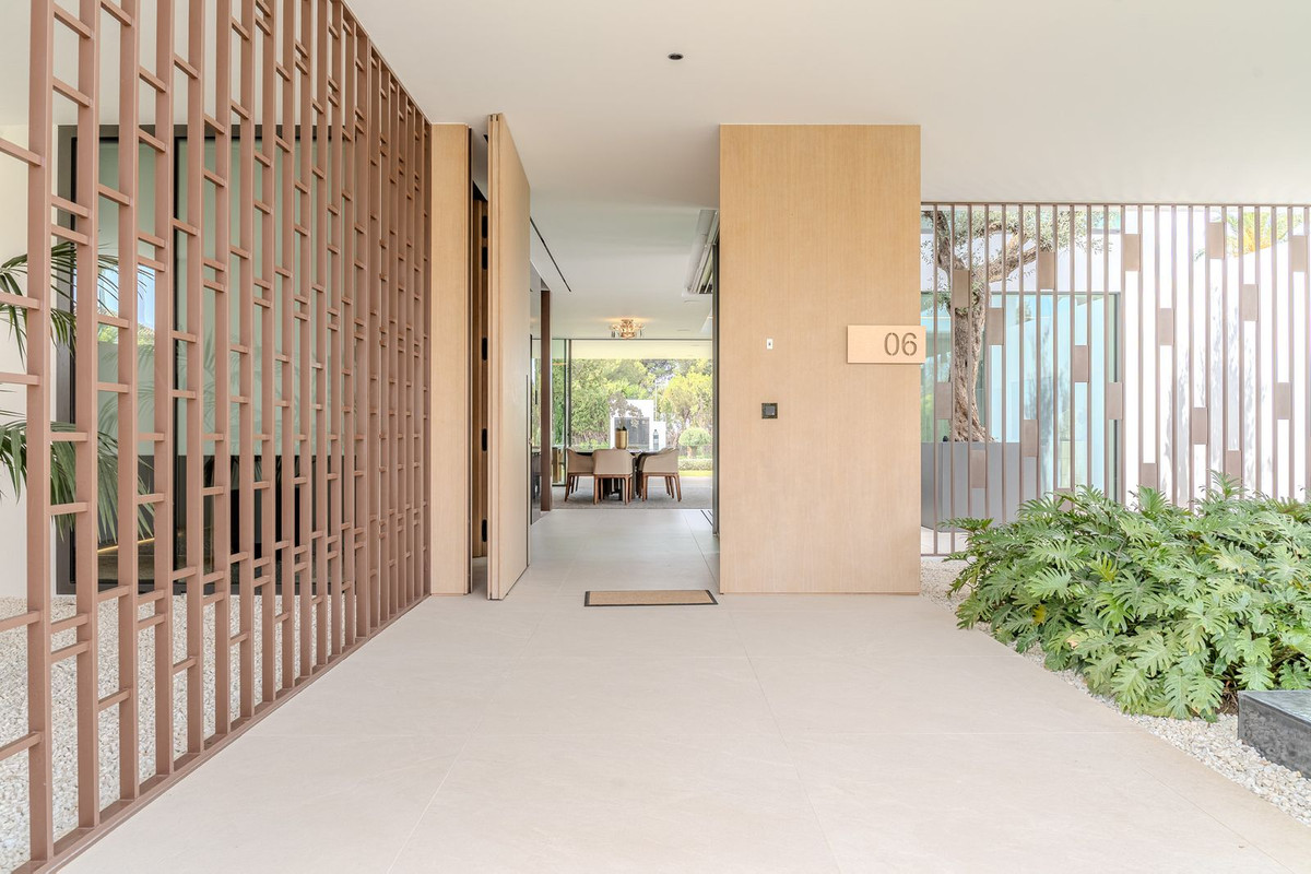 Casa de 4 Dormitorios y 5 Baños en venta en Puerto Banús