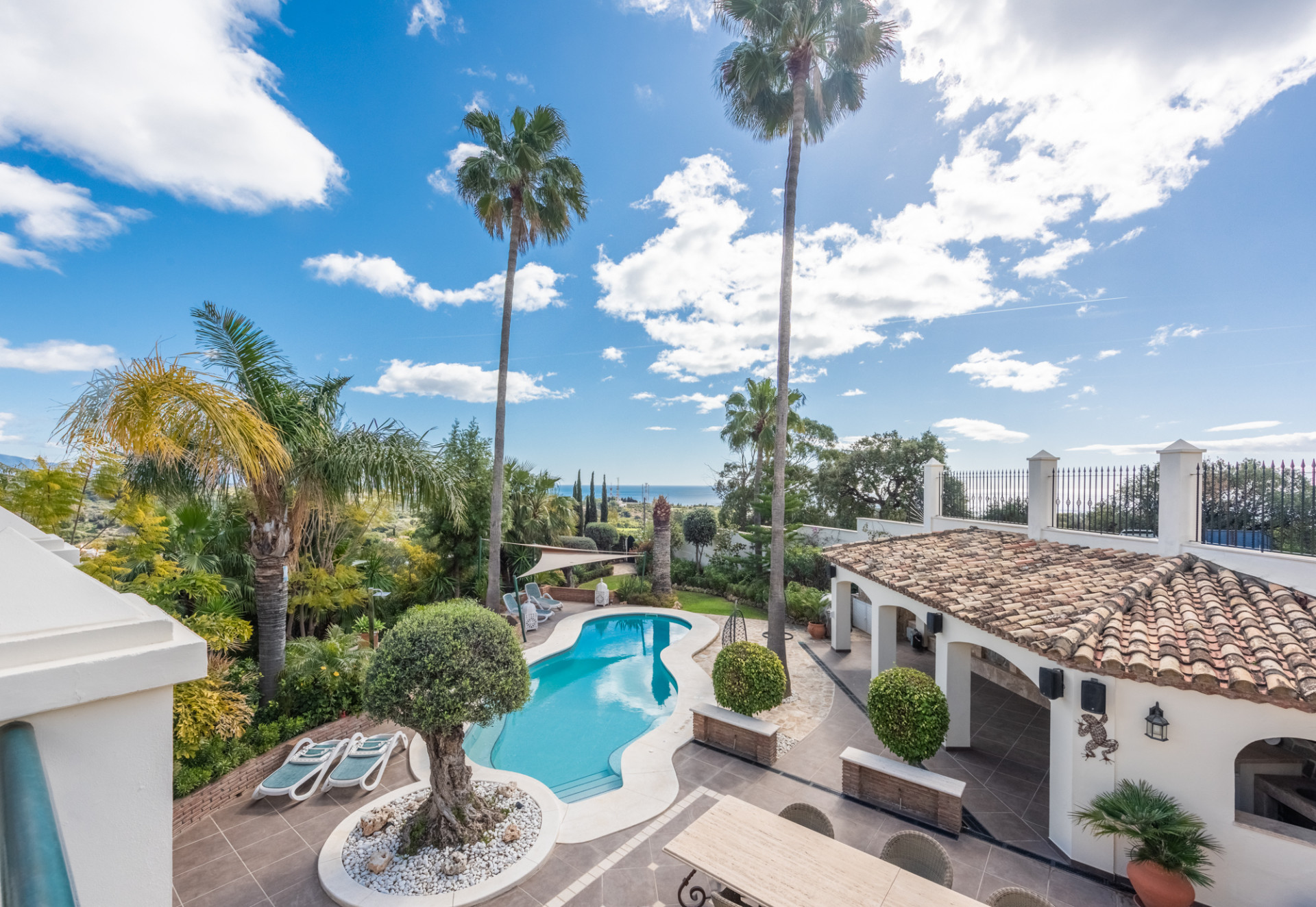 Casa de 6 Dormitorios en venta en Estepona