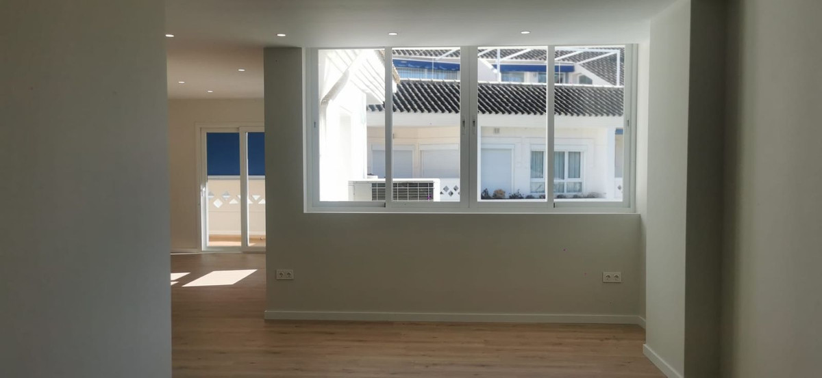 4 Bed - Penthouse for Sale in San Pedro de Alcántara