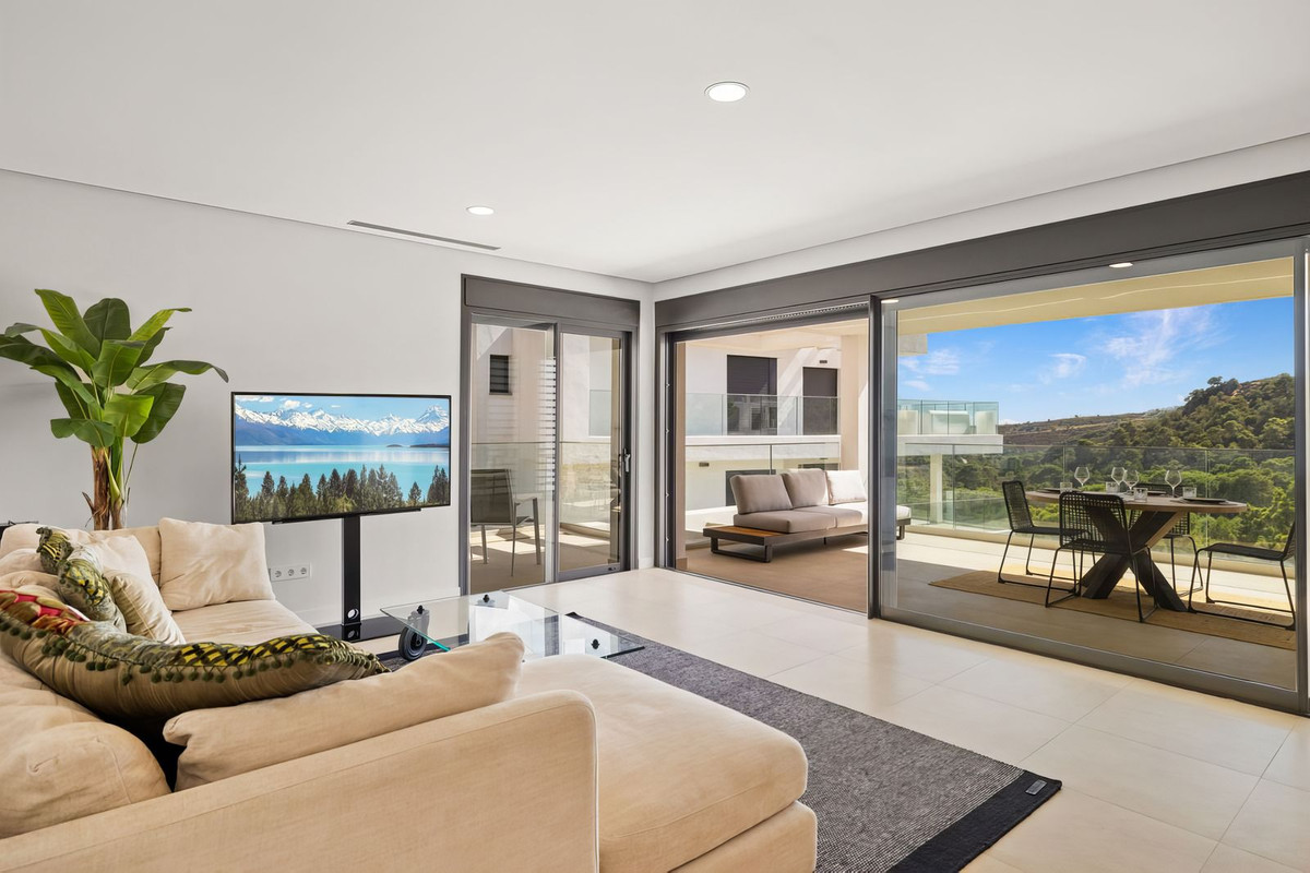 Piso de 2 Dormitorios en venta en Nueva Milla de Oro, Estepona