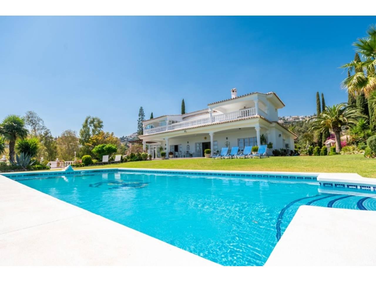 Casa de 4 Dormitorios en alquiler vacacional en Benalmádena Costa