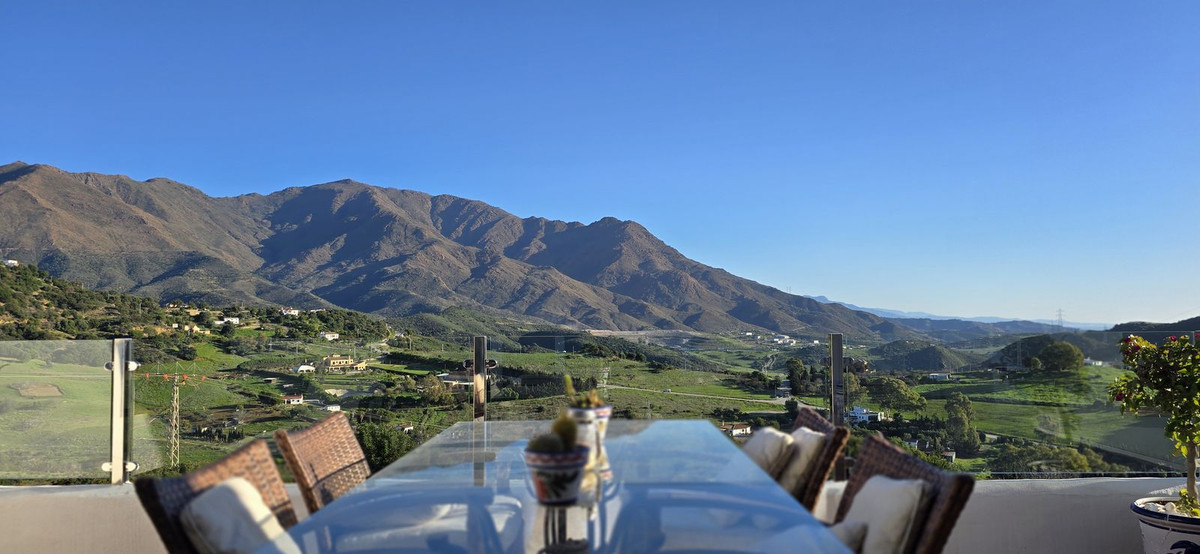 4 Bed - Country House for Sale in Casares