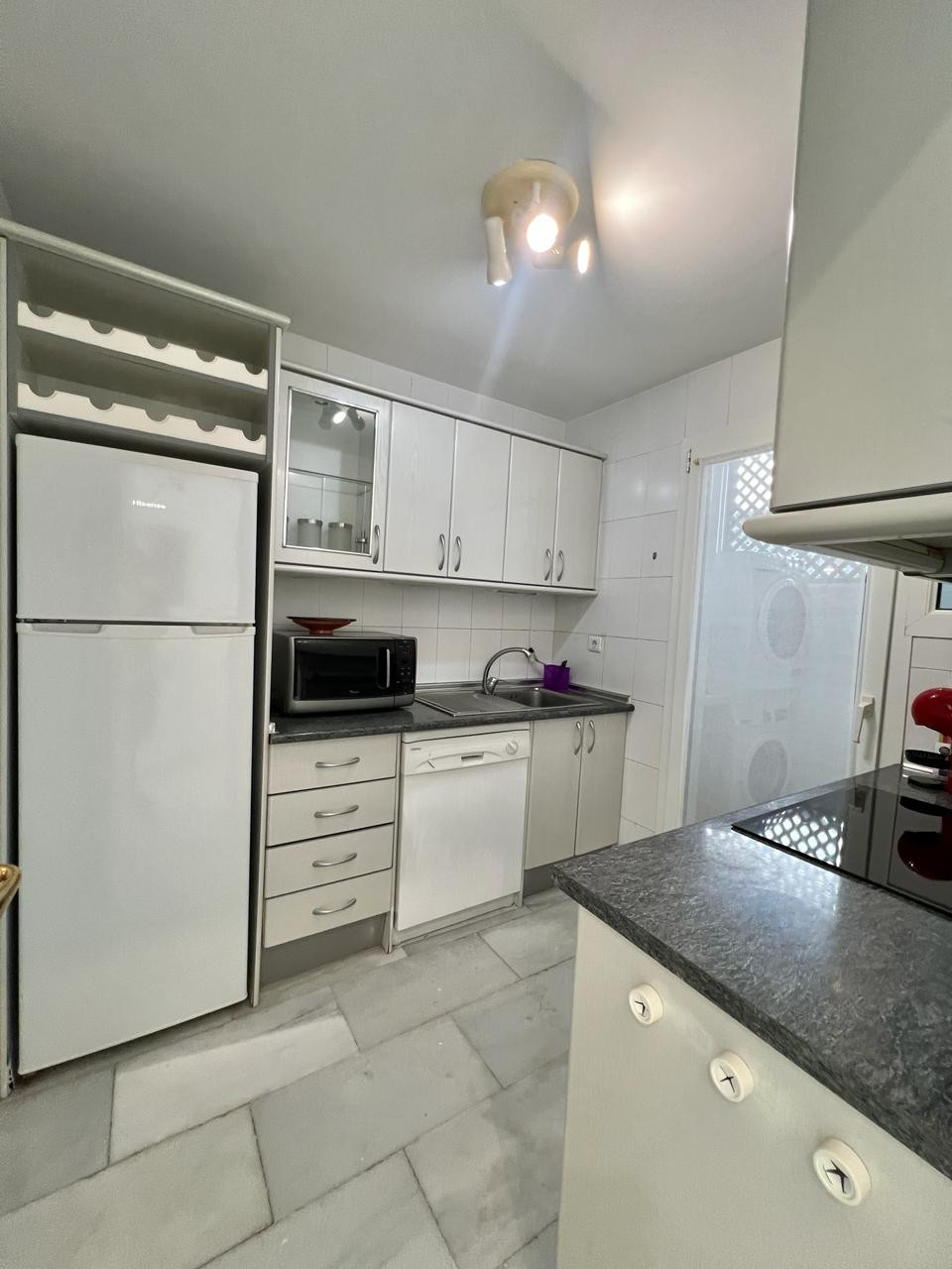 Piso de 2 Dormitorios y 2 Baños en alquiler en Puerto Banús, Marbella