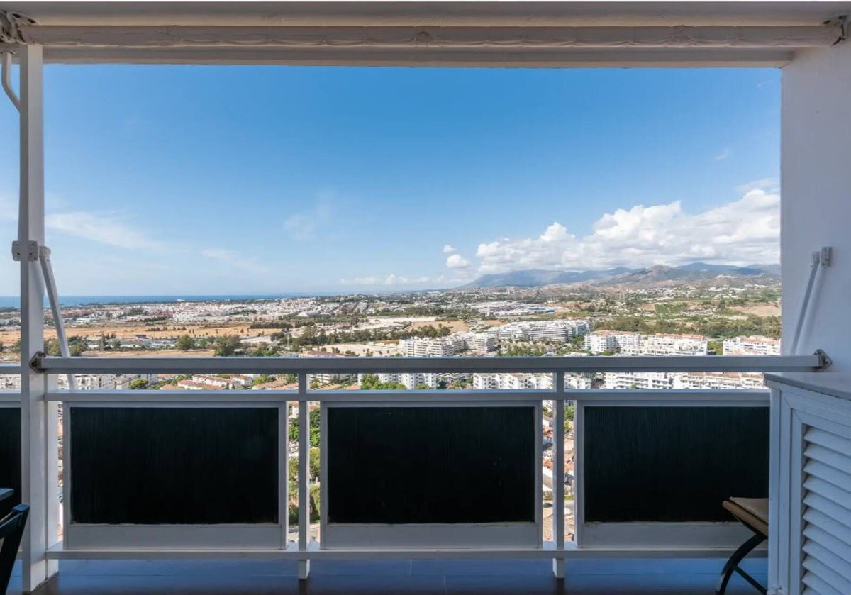 Piso de 1 Dormitorio en venta en Nueva Andalucía, Marbella