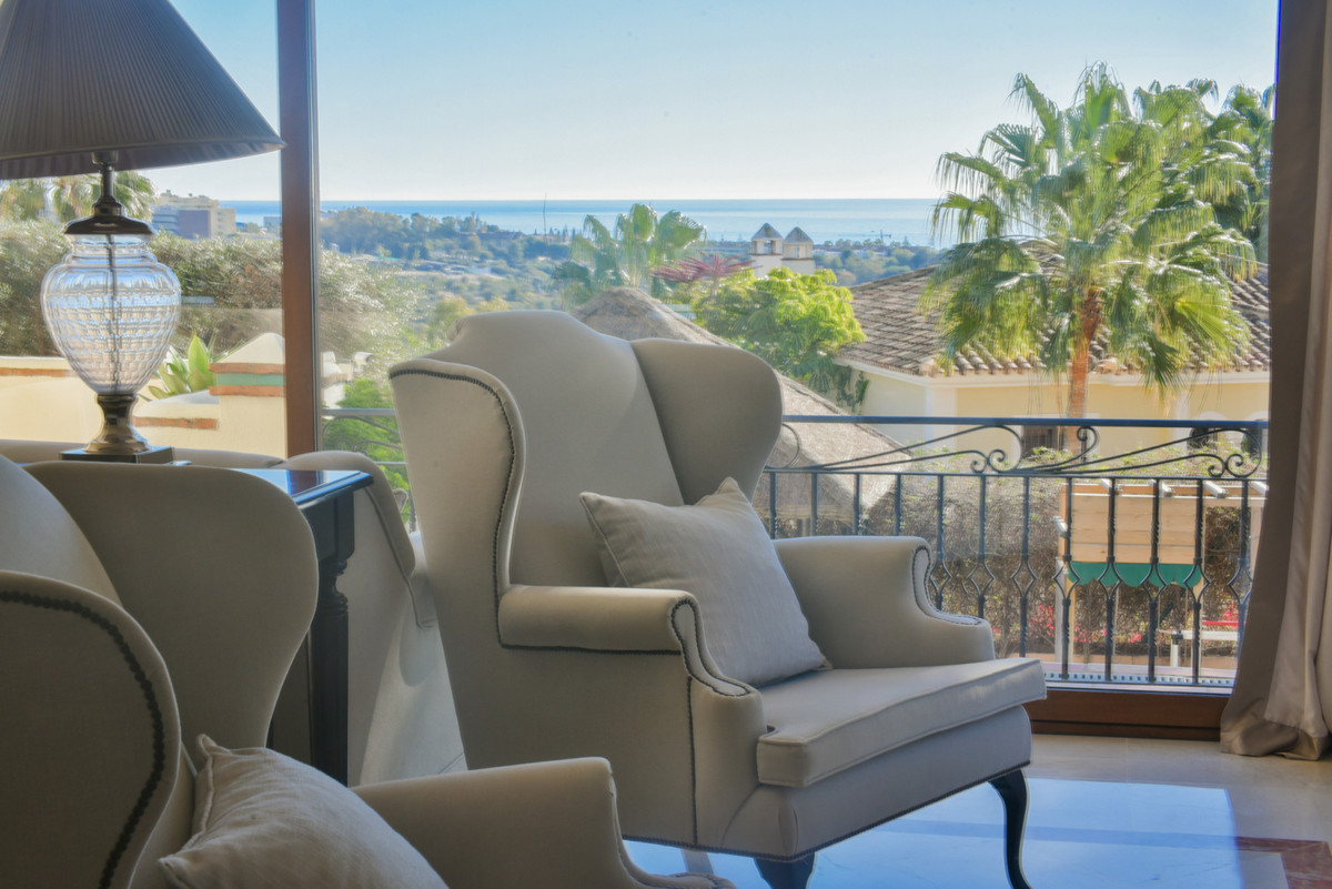 Casa de 5 Dormitorios y 5 Baños en venta en Río Real, Marbella