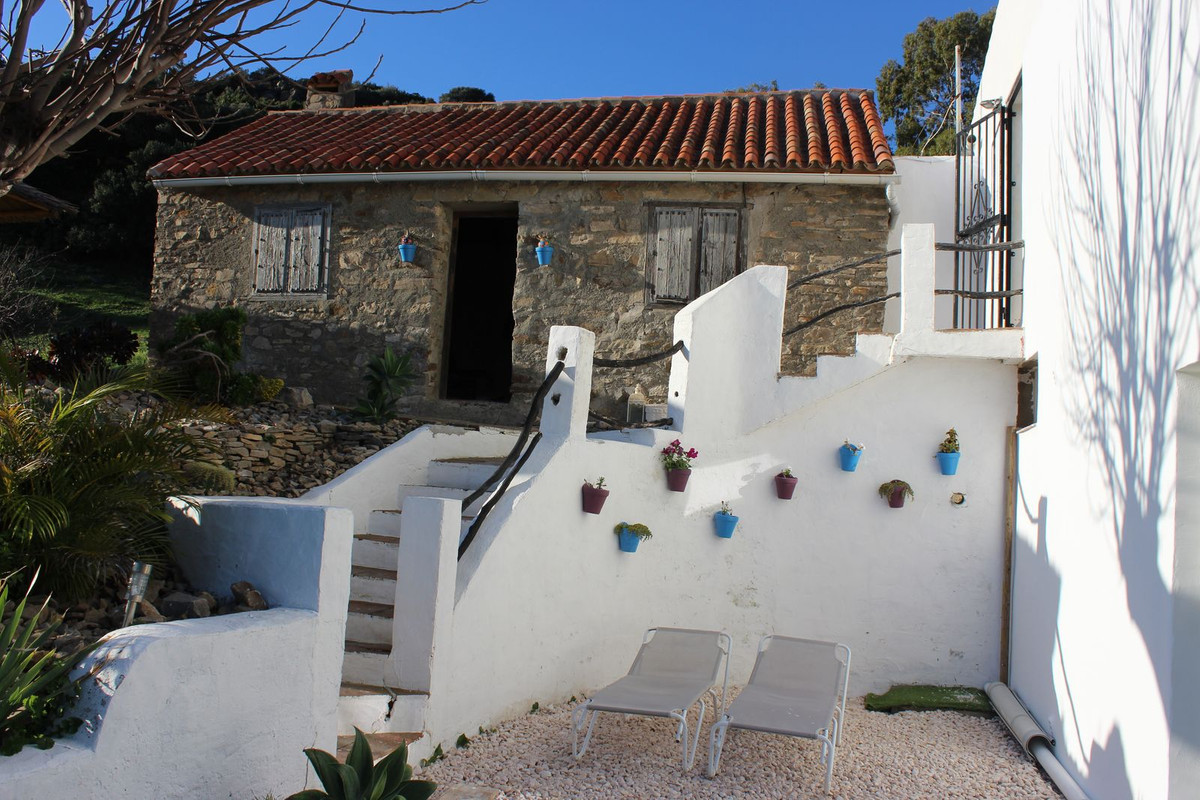 4 Bed - Country House for Sale in Casares