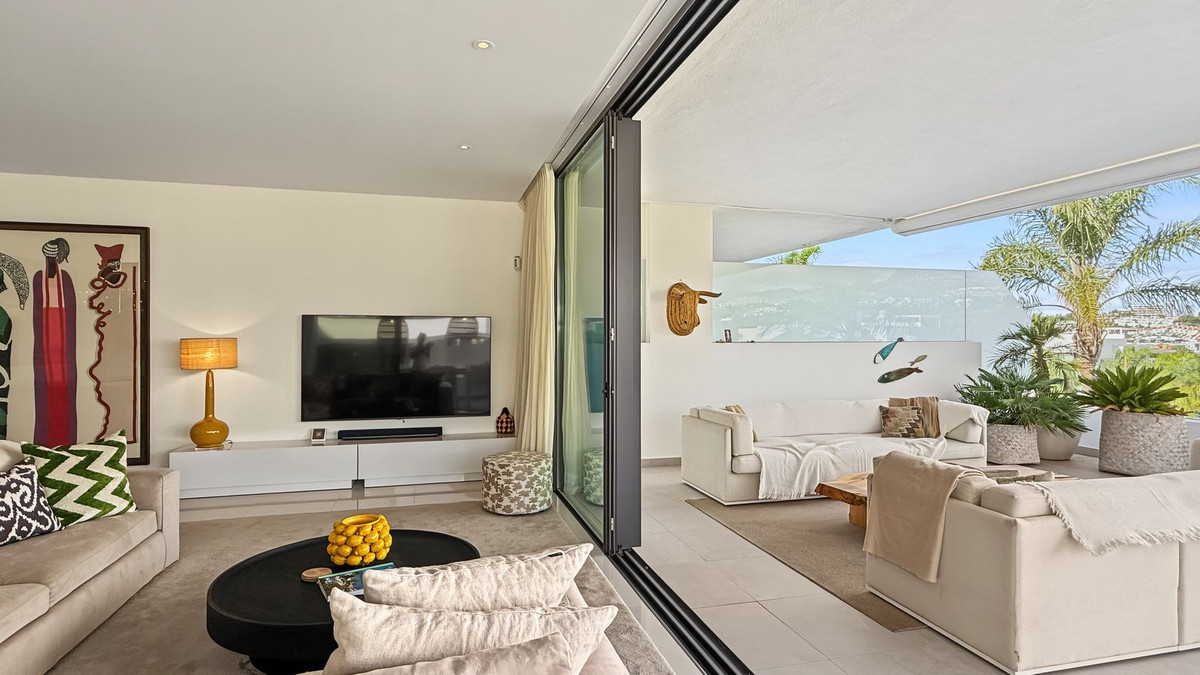 Piso de 3 Dormitorios y 2 Baños en venta en Estepona